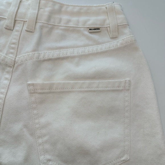 Billabong Riley Walkshort High Waisted Cut Off Shorts White NWT Women’s Size 26 - Picture 9 of 14